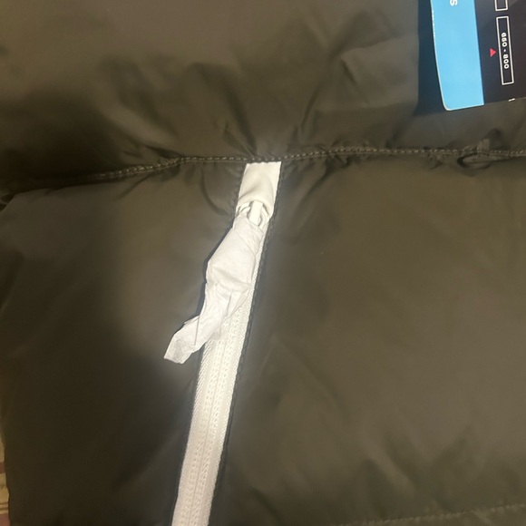 ✨BNWT✨ Pajar size small 3M green puffer vest - Picture 2 of 3